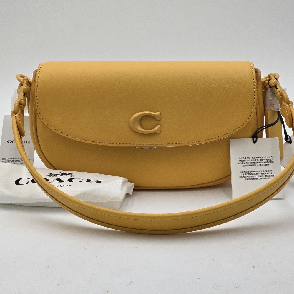 💥NWT💥Coach Emmy Glovetanned Leather Convertible Bag, Canary